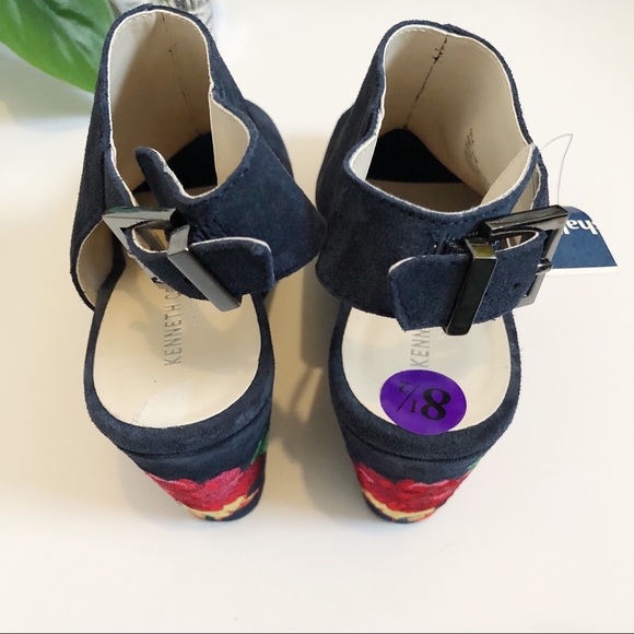 NWT Kenneth Cole Olani Embroidered Wedge Sandal - Picture 7 of 7